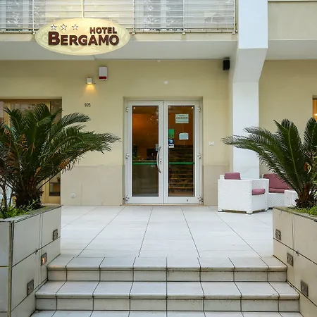 Отель Bergamo Римини