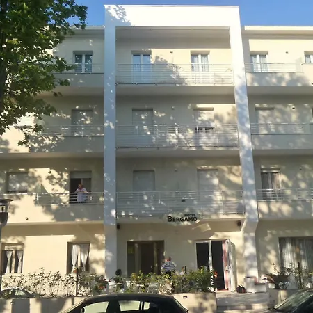 Отель Bergamo 3*