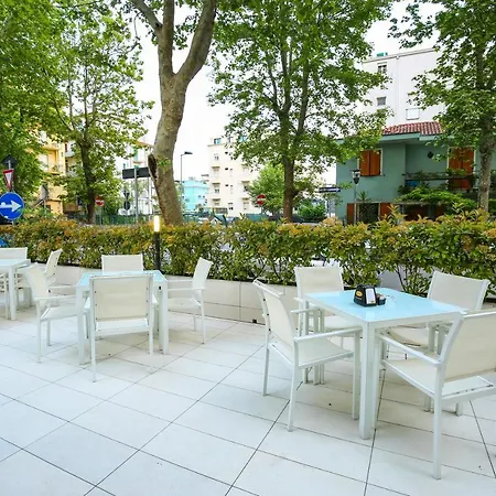 Отель Bergamo Римини