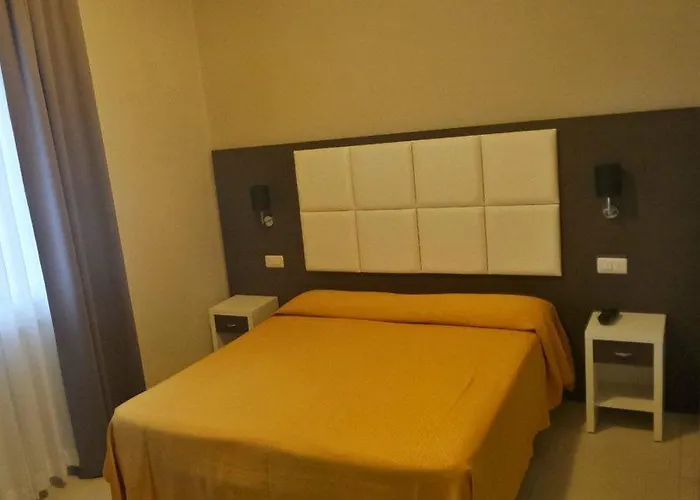 호텔 Bergamo 3*
